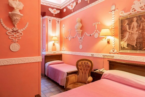 Hotel Barrett image 25