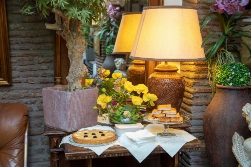 Hotel Barrett image 7